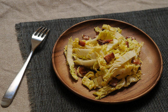 Salad_with_warm_bacon_dressing