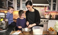 Amanda Makes David Eyre's Pancake (featuring Addie & Walker)