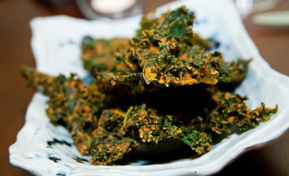 120507_lc_kalechips.jpg.crop