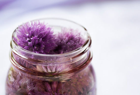 Chive-vinegar