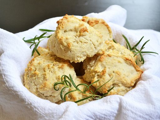 Rosemary_pepper_drop_biscuits_basket