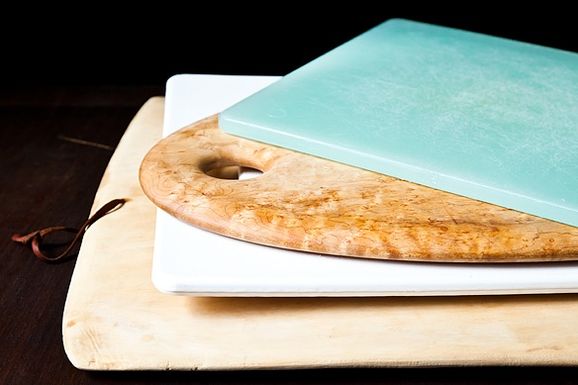 Mix_of_cutting_boards_stacked