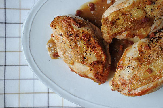 Pan_roasted_chicken_breast_with_dijon_sauce_and_crispy_pancetta