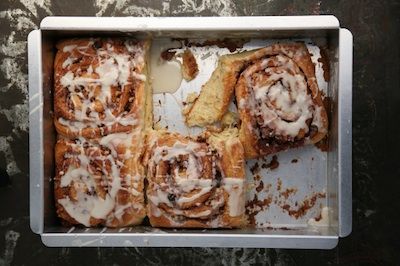 7-andre-cinnamon-rolls-2-cheese-400
