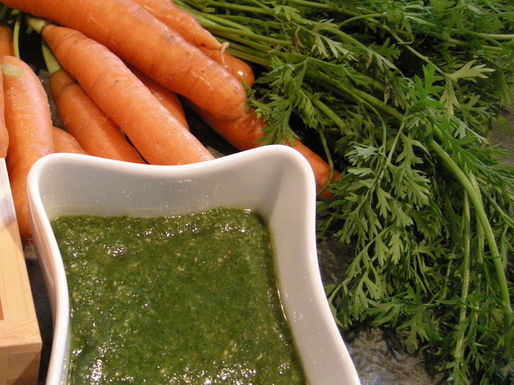 Carrot-top-pesto-2b5fe60beeea0ae89fb96c7b0ffb1615d335f157-s51