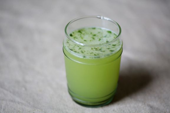 Basil_vodka_gimlet