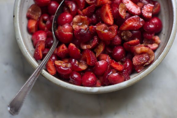 Red_fruit_salad_4
