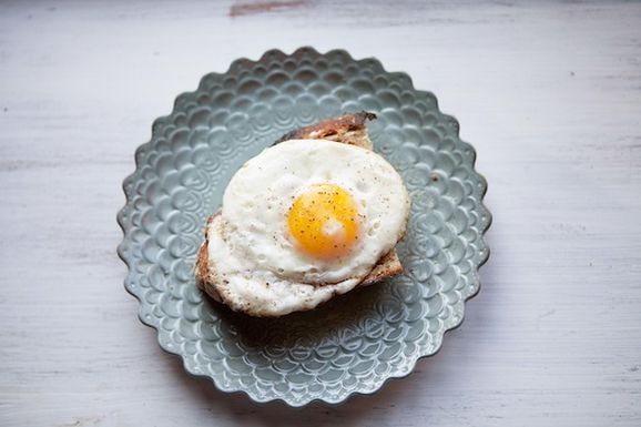 Fried_egg_on_toast