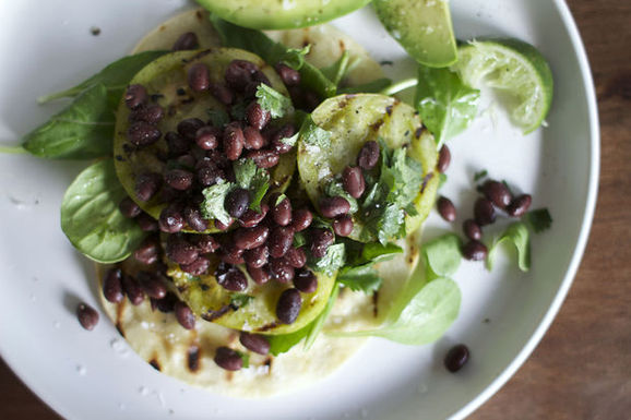 Grilled_green_tom_tostada_2_f52