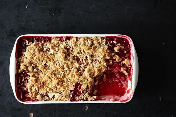 2013-0618_rhubarb-cherry-crumble-018