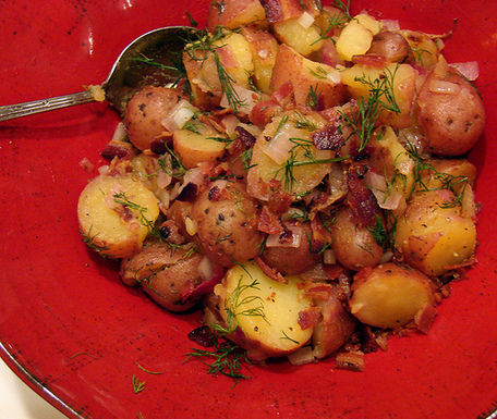 Pennsylvania_dutch_warm_potato_salad