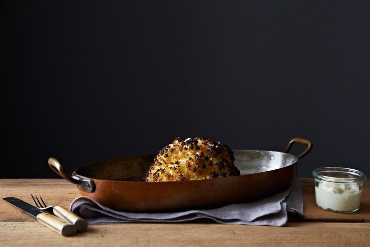2013-1001_genius_whole-roasted-cauliflower-484