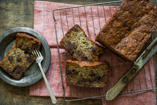 Banana_bread_with_dark_chocolate_chips-1