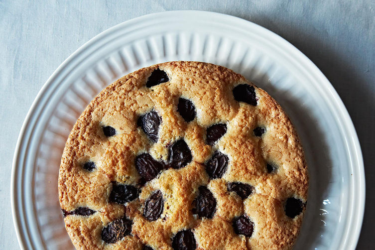 Prune_cake_1
