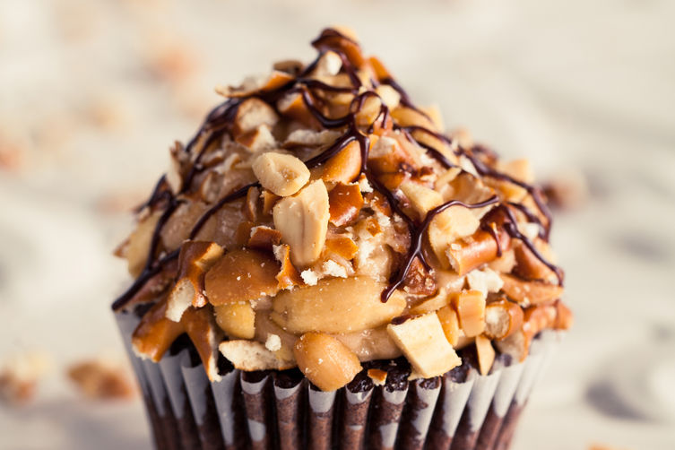 Cupcake_chocpeapretz_small