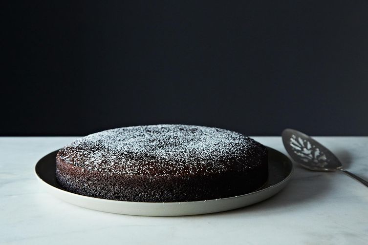 2013-1001_genius_chocolate_cake-394