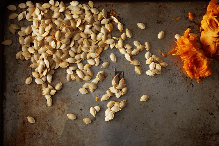 2013-1008_not-recipes_roasted-pumpkin-seeds-116