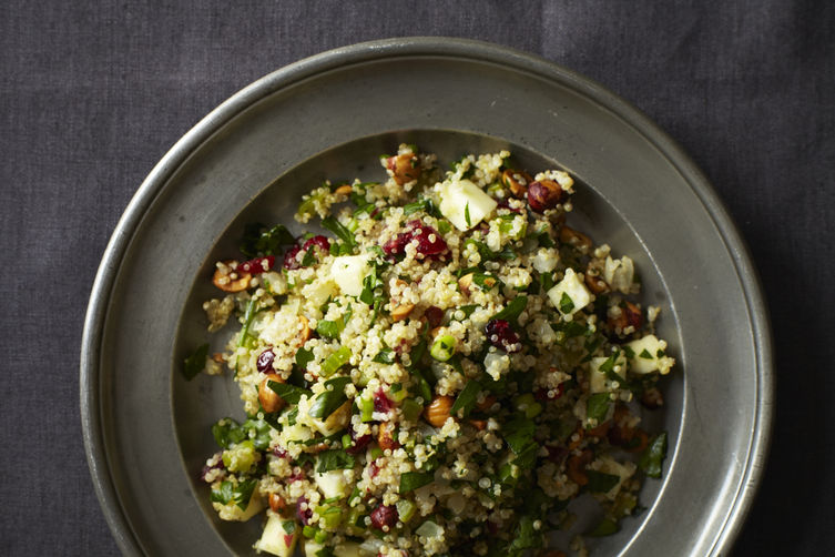 2013-1015-wildcard-quinoa-salad-with-hazelnuts-apple-and-dried-cranberries-007
