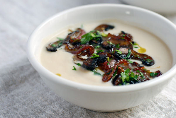 Roasted-cauliflower-soup