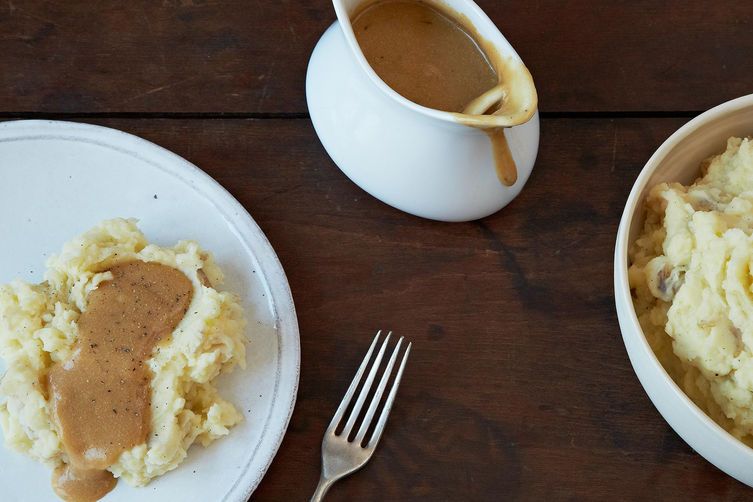 2013-1104_gena_gravy-mashed-potatoes-fixed-024