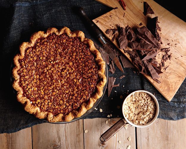 Black_bottom_oatmeal_pie