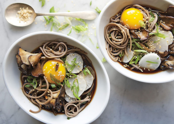 Soba-and-maitake-mushrooms-in-soy-broth