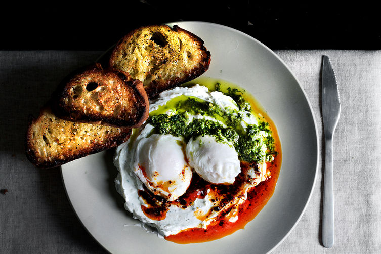 Poached-eggs-on-yogurt16