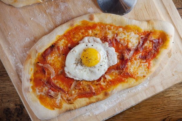 Pizza_with_egg