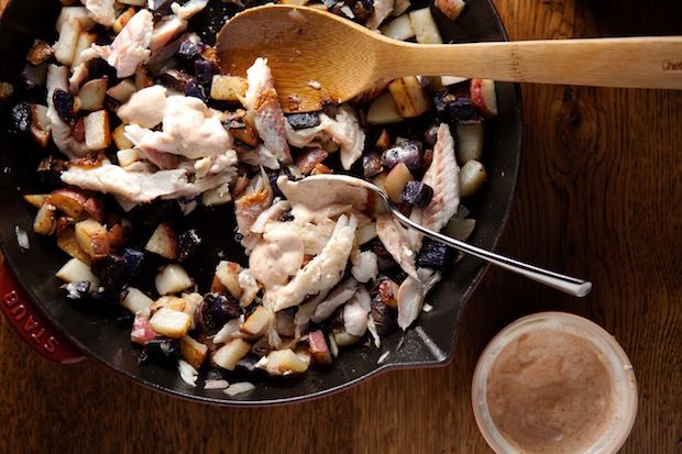 Skillet_potatoes_and_fish_1