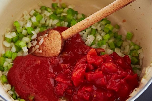 Buffalo-Style Quinoa Chili