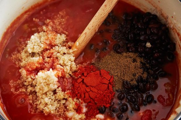 Buffalo-Style Quinoa Chili
