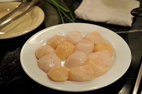 Seared Scallops with Spring Onion and Tarragon Cream
