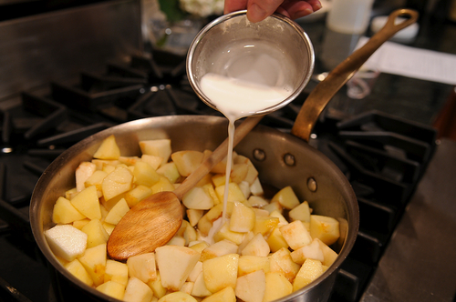 Brown Butter and Cheddar Apple Pie 