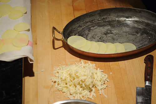 Pommes Dauphinoise (Potatoes au Gratin)