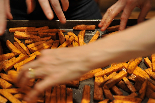 Southwestern Spiced Sweet Potato Fries with Chili-Cilantro Sour Cream