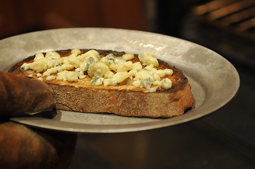 Broiled Spicy Steak with Garlic Chips on Gorgonzola Crostini