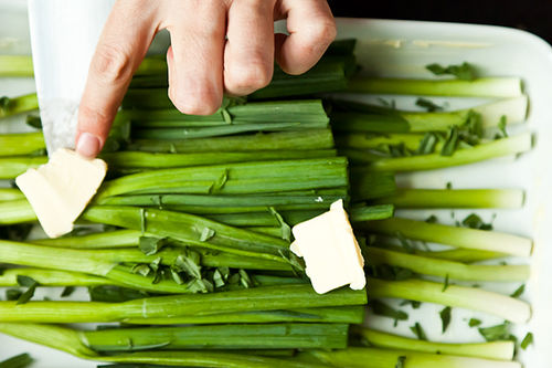 Molly Stevens' Sweet Braised Whole Scallions