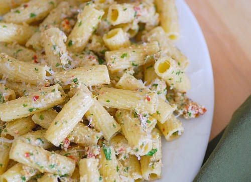 Rigatoni with Walnut, Parsley, and Sun-Dried Tomato Pesto