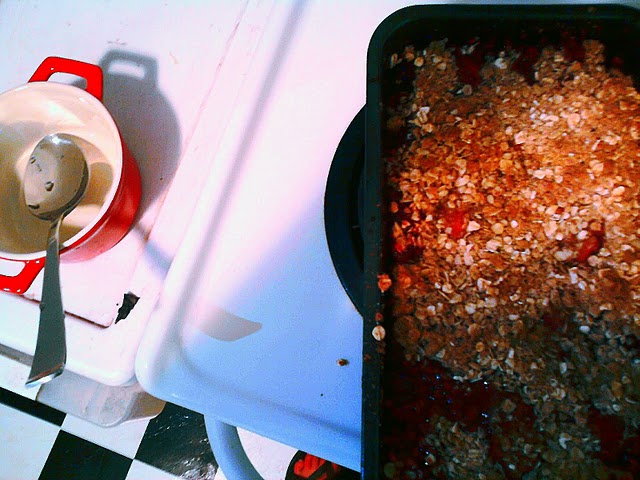 Strawberry Crumble