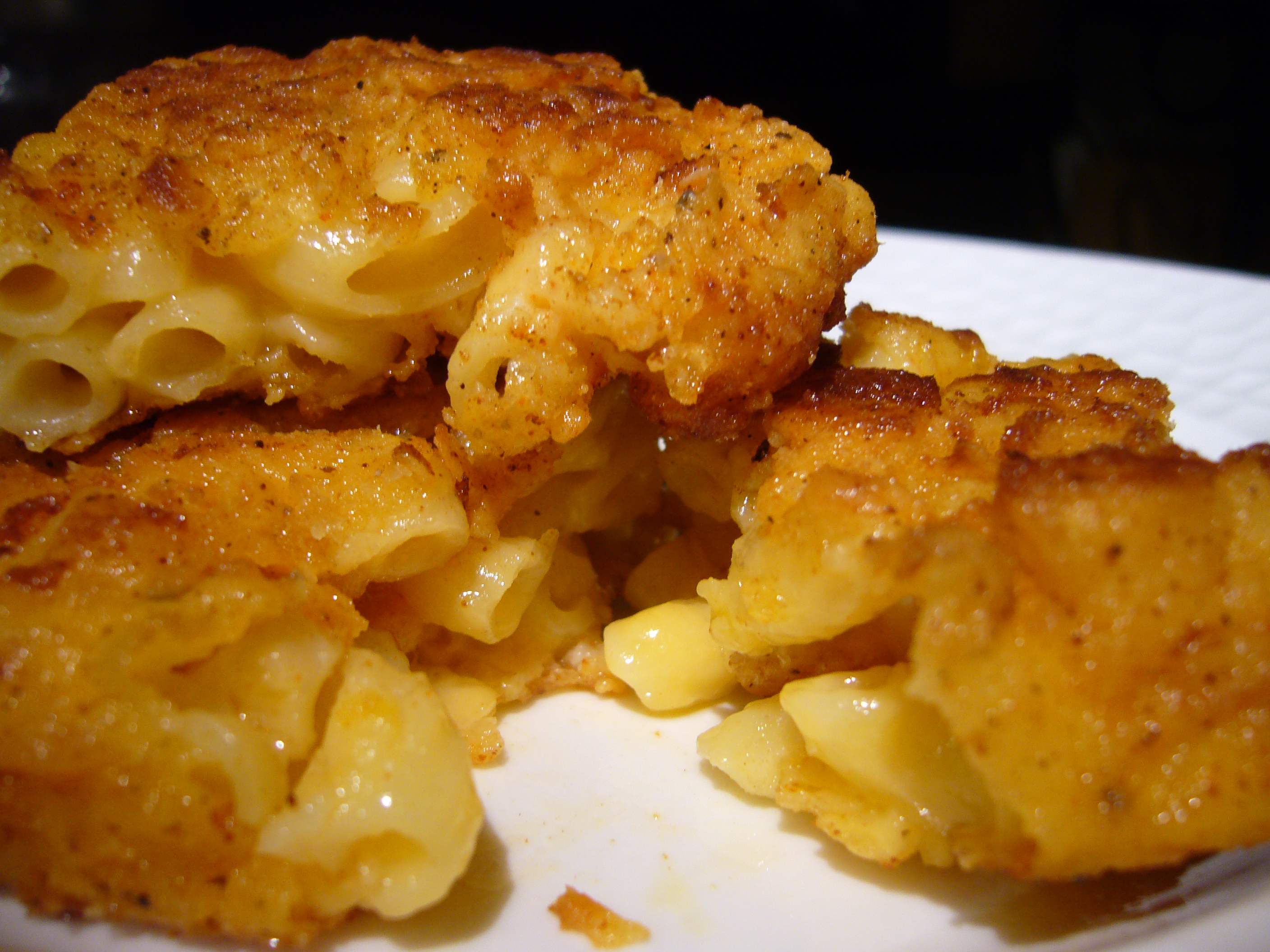 Macaroni And Cheese With Fried Chicken