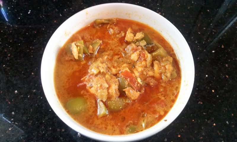 Salmon Curry with Green Peppers