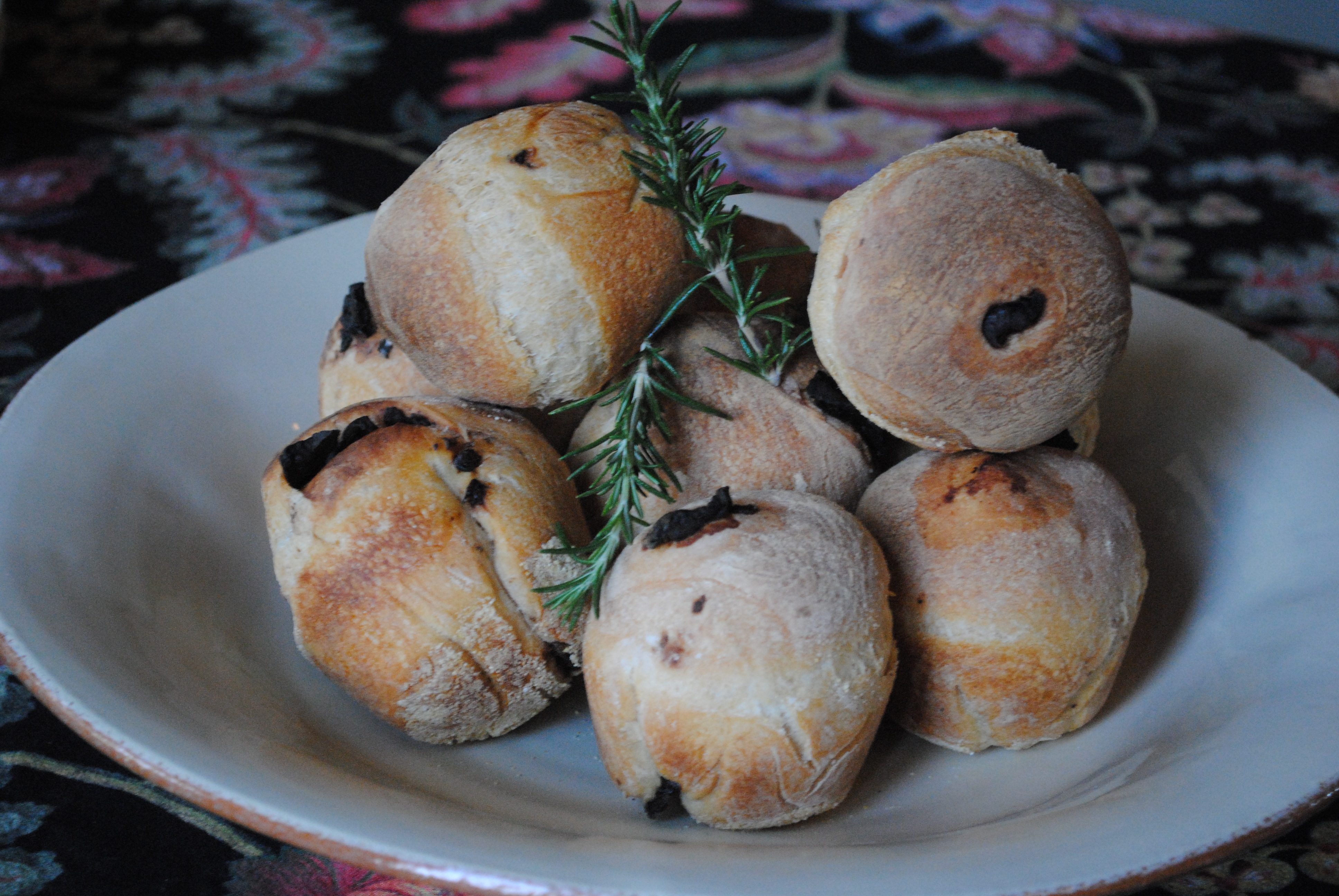 Pagnotelle con le olive Nicoise (Nicoise olive rolls) Recipe on Food52