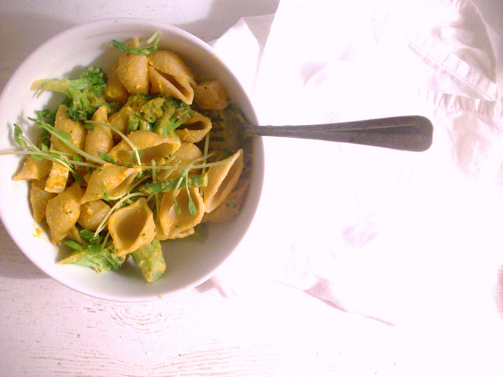 spookey spicy peanut-pumpkin pasta