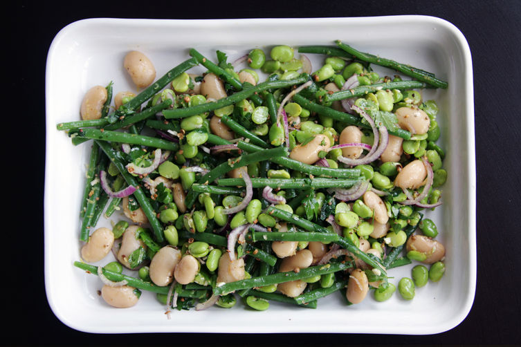 Tripple color bean salad, with crispy mustard seeds
