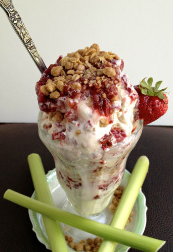 Strawberry Rhubarb Crumble Parfait
