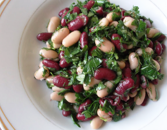 Georgian Herbed Kidney Beans Salad (Lobio Mtsvanilit)