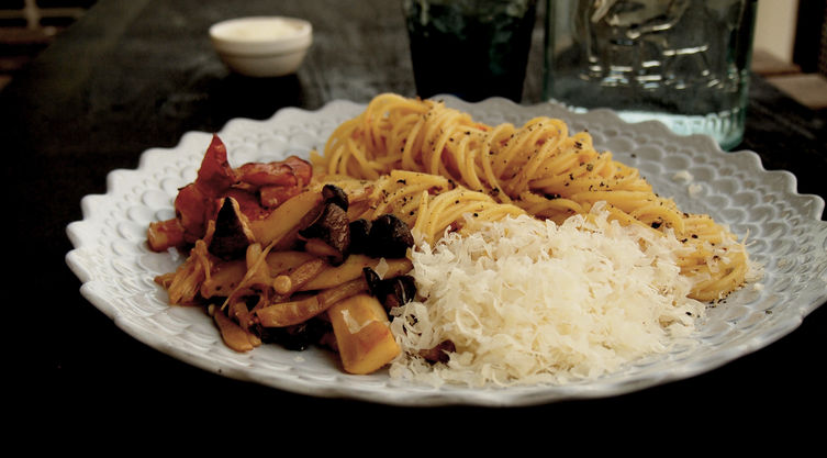 Soy sauce flavored Spaghetti Japanese Pasta