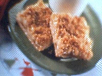 CHEDDAR CRUNCH APPLE SQUARES