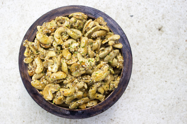 Asian-Style Roasted Cashews