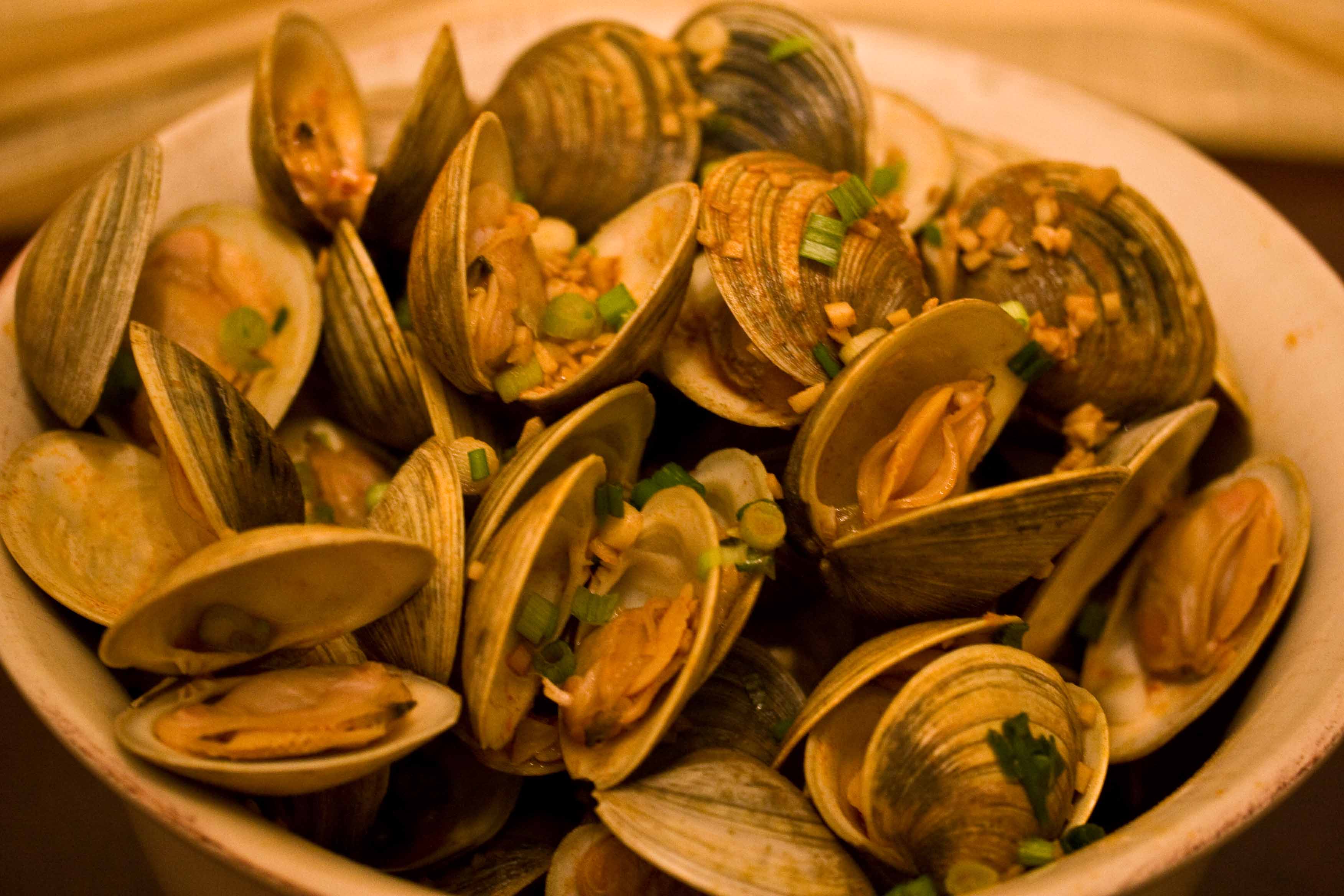 Littleneck Clams With Sherry Garlic And Smoked Paprika Recipe On Food52